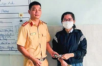 Đại úy cảnh sát giao thông trả lại 50 triệu đồng cho người đánh rơi