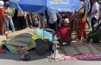 2 mẹ con tử vong thương tâm sau va chạm với xe tải