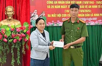 Nhận lại điện thoại bị cướp giật, người dân viết thư cảm ơn công an xã