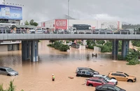 Khánh Hòa tạm cấm đường 23-10 vì cầu vượt Ngọc Hội có nguy cơ quá tải