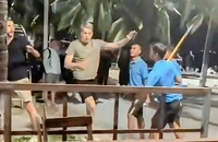 Chủ quán bar ở Nha Trang lên tiếng vụ nhân viên cầm xẻng đòi đánh du khách