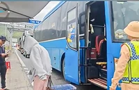 Xe khách chở quá 7 hành khách bị phạt hơn 52 triệu