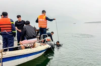 20 đặc công lặn tìm nạn nhân vụ lật tàu trên hồ Thác Bà, đã tìm thấy 1 thi thể