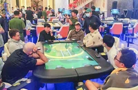 Nhiều người nước ngoài đánh bạc trái phép tại một khách sạn ở Nha Trang