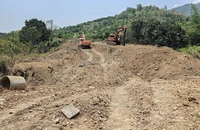 Nhà thầu tự ý đào phá đất của dân ở dự án dẫn nước hồ Sông Chò 1 nói gì?