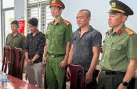 Bắt 2 thanh niên chém người khi bị nhắc nhở nẹt pô 