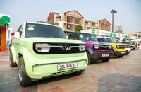 Dàn VinFast VF 3 “đủ hình, đủ kiểu” làm nóng không khí ngày hội sáng tạo cả 3 miền