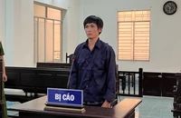 Đánh công an vì bị giữ xe do vi phạm nồng độ cồn 