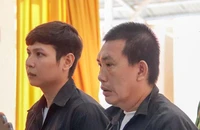 Phạt tiền 2 bị cáo vận chuyển tiền trái phép qua biên giới