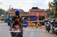Ảnh: Nâng cấp Quốc lộ 1A đoạn các tỉnh miền Tây còn ngổn ngang, mất an toàn giao thông