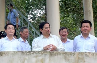 Thủ tướng Phạm Minh Chính khảo sát 'lá phổi xanh' ở Đồng bằng sông Cửu Long