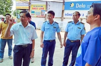 Thiếu xăng dầu cục bộ, Chủ tịch UBND tỉnh Sóc Trăng kiểm tra cây xăng