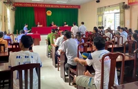Làm giả vé số trúng thưởng lừa người bán dạo