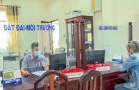 Hậu Giang: Không yêu cầu dân xuất trình sổ hộ khẩu, sổ tạm trú