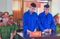 Hẹn nhau ra đầu hẻm đánh nhau nhưng thủ theo chiếc búa