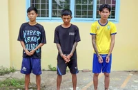 3 kẻ dùng dao, súng cướp tài sản của đôi vợ chồng sắp cưới