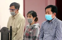 Hoãn xử vụ Quỹ tín dụng nhân dân Hậu Giang vì vắng nhiều người