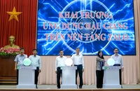 Chủ tịch tỉnh Hậu Giang: Tiếp tục nâng cao tỉ lệ tiếp nhận hồ sơ dịch vụ công trực tuyến 