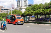 Xe buýt ở TP Cần Thơ tự làm mới mình để thu hút người dân