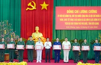 Chủ tịch nước Lương Cường thăm, tặng quà lực lượng vũ trang đóng quân tại Phú Quốc