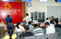 TP Cần Thơ: Từ chối giao dịch với 'cò làm giấy tờ' tại trung tâm hành chính công