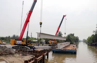 Phấn đấu hoàn thành toàn bộ cầu trên cao tốc trục ngang qua Hậu Giang trước 31-7