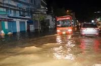 Đại biểu HĐND Cần Thơ góp ý cho Sở Xây dựng về giải pháp chống ngập
