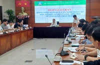 Người nuôi heo, nuôi gà phấn khởi
