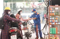 Lập sàn kinh doanh, xăng dầu sẽ không còn đi ngầm, tay trái bán cho tay phải?