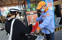 Chiều nay, giá xăng dầu giảm sốc, có loại giảm gần 2.000 đồng/lít