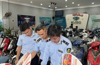 Chuyển hồ sơ sang công an vụ kinh doanh xe máy điện nghi giả mạo nhãn hiệu