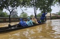 Dự báo Biển Đông sắp có bão, miền Trung vẫn mưa to, lũ trên các sông đang lên lại
