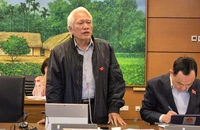 Đại biểu Quốc hội: Đường ở Việt Nam vừa được trải nhựa 6 tháng đã bạc màu