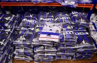Hà Nội: Phát hiện cửa hàng chứa hơn 6.400 sản phẩm nghi giả Nike, Adidas