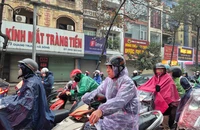Miền Bắc chuẩn bị mưa rét đậm, người dân nhớ mặc thêm áo ấm