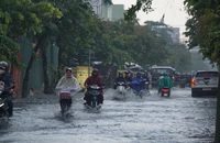 Không khí lạnh kèm mưa lớn đã vào Việt Nam, Cao Bằng giảm liền 10 độ