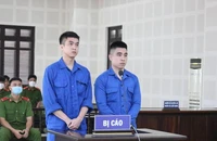 2 thanh niên bị đánh dã man vì không nghe nhắc nhở