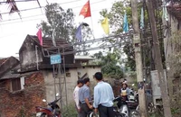 Cha vô tình lái xe tải cán chết con gái mà không biết