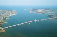 Nghi phạm giết người đã nhảy cầu Cửa Hội tự tử 