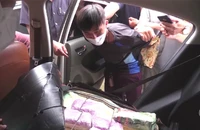  Hà Tĩnh: Phát hiện 7.500 viên thuốc lắc và 1kg ma túy trong ghế ô tô