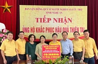 TP.HCM trao 2 tỉ đồng và 7 tấn gạo hỗ trợ nhân dân tỉnh Nghệ An