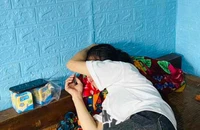  Bố, mẹ ngất xỉu khi vớt được thi thể 3 con ở sông Lam 