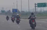 Công an truy tìm nhóm đi mô tô phân khối lớn ngang nhiên chạy trên cao tốc Bắc-Nam