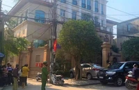 Cảnh sát khám xét nhà nữ 'đại gia nghìn tỉ' xăng dầu DKC Petro