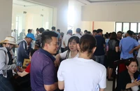 Sau đấu giá 158 triệu/m2, hàng ngàn người xếp hàng đấu giá đất ở Hưng Yên 