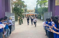 Một thầy giáo bị đình chỉ coi thi vì phát ngôn 'học chi cho lắm rồi cũng đi làm thuê, công nhân'