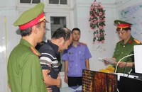 Tạm giữ hình sự tài xế ô tô đâm 2 xe máy rồi rơi xuống sông làm 3 người tử vong