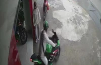 Kiểu lừa mới: Để người yêu ở cửa hàng, chạy thử xe máy rồi không trở lại