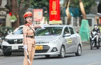 Quy định mới về việc CSGT dừng xe để kiểm soát giao thông