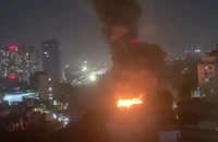 Cảnh sát nhanh chóng dập đám cháy lớn trong ngõ nhỏ ở Hà Nội